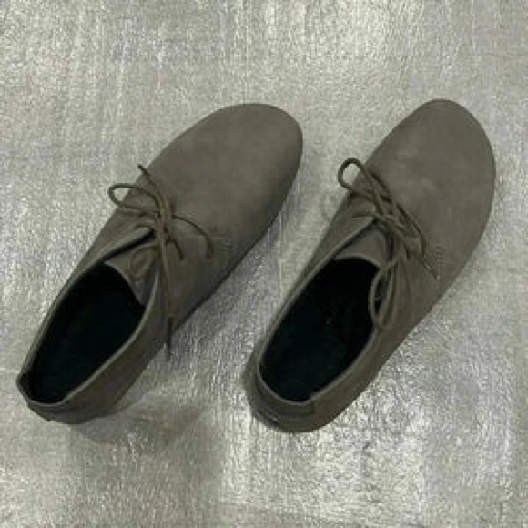 Men\'s Casual Lace-Up Oxford in Taupe main image 6